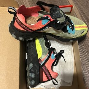 Nike React Element size 8.5 women size 7 Men